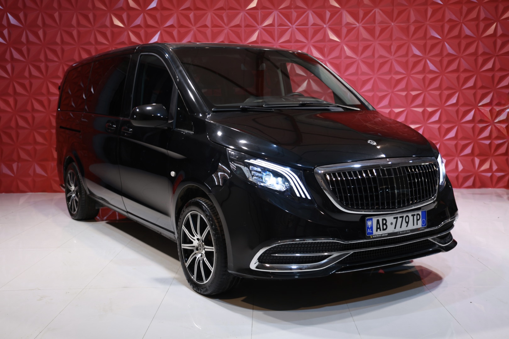 Mercedes V-Class 2023 8 Seats